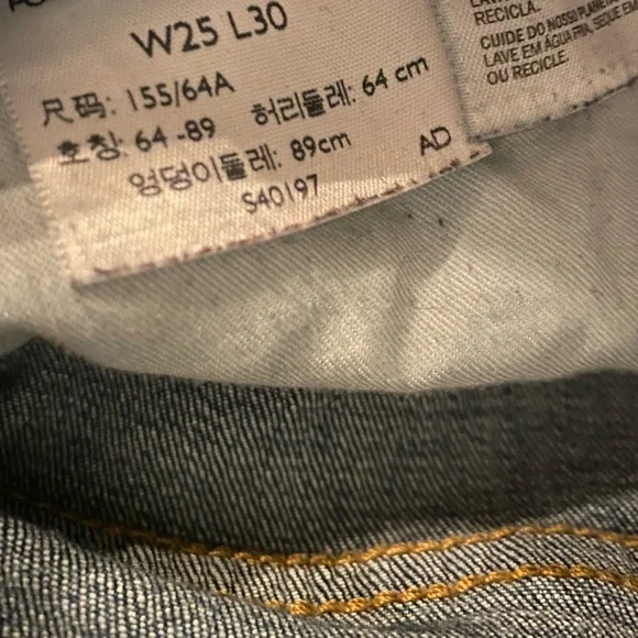 Levi’s 311 Shaping Skinny Jean’s - Picture 6 of 9